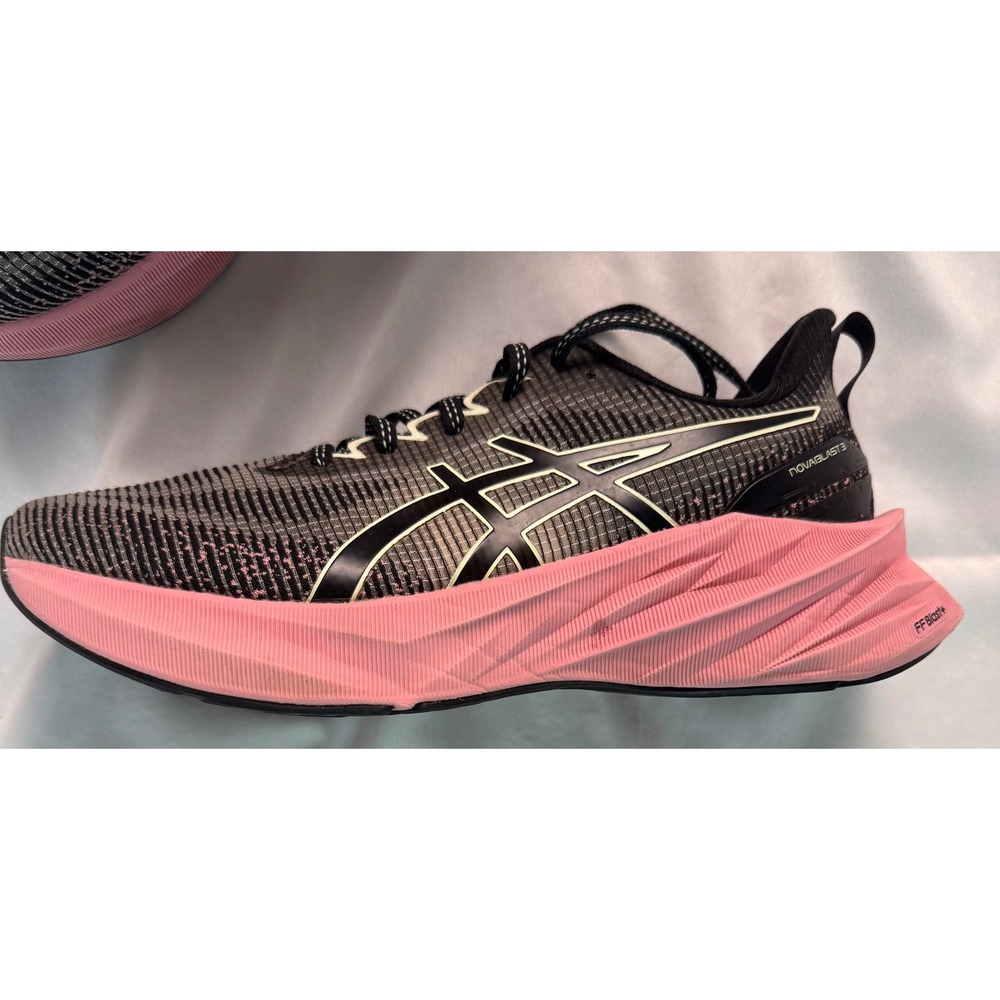 ASICS Novablast 3 Black Pink Glo Running Shoes Womens 9.5 1012B410 FF Blast+ - Picture 2 of 13